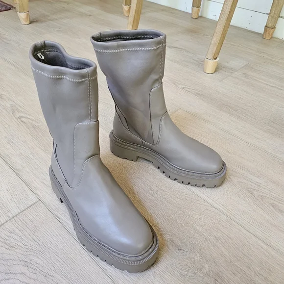 H&M Chunky Lug Sole Chelsea Platform Calf Boots Streetwear Winter Minimalist - Picture 9 of 11